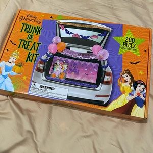 NEW Disney princess trunk or treat decoration box